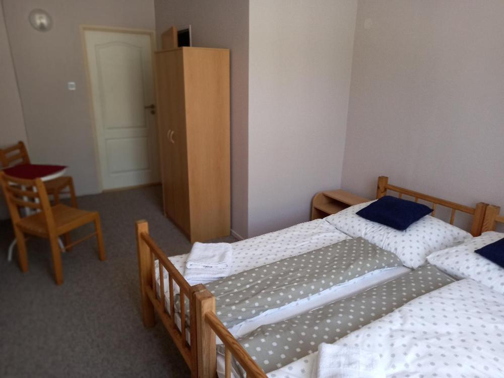 Hotel Koruna Penzion Teplice nad Metují Extérieur photo