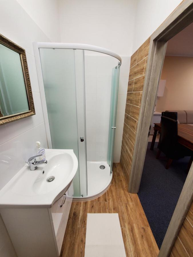 Hotel Koruna Penzion Teplice nad Metují Extérieur photo