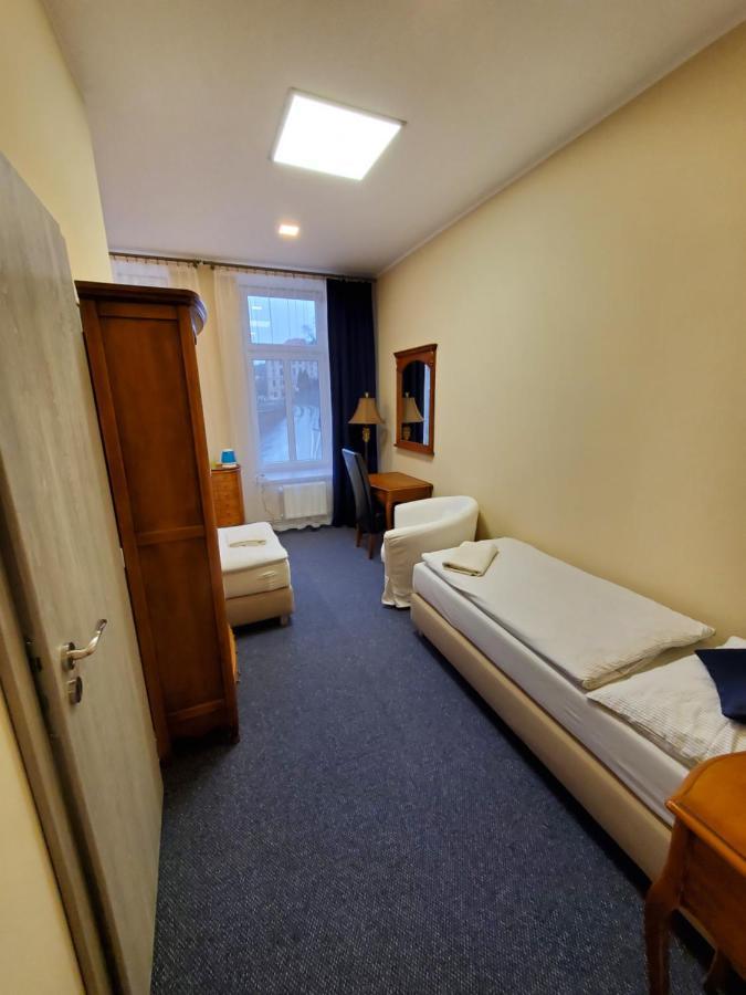 Hotel Koruna Penzion Teplice nad Metují Extérieur photo